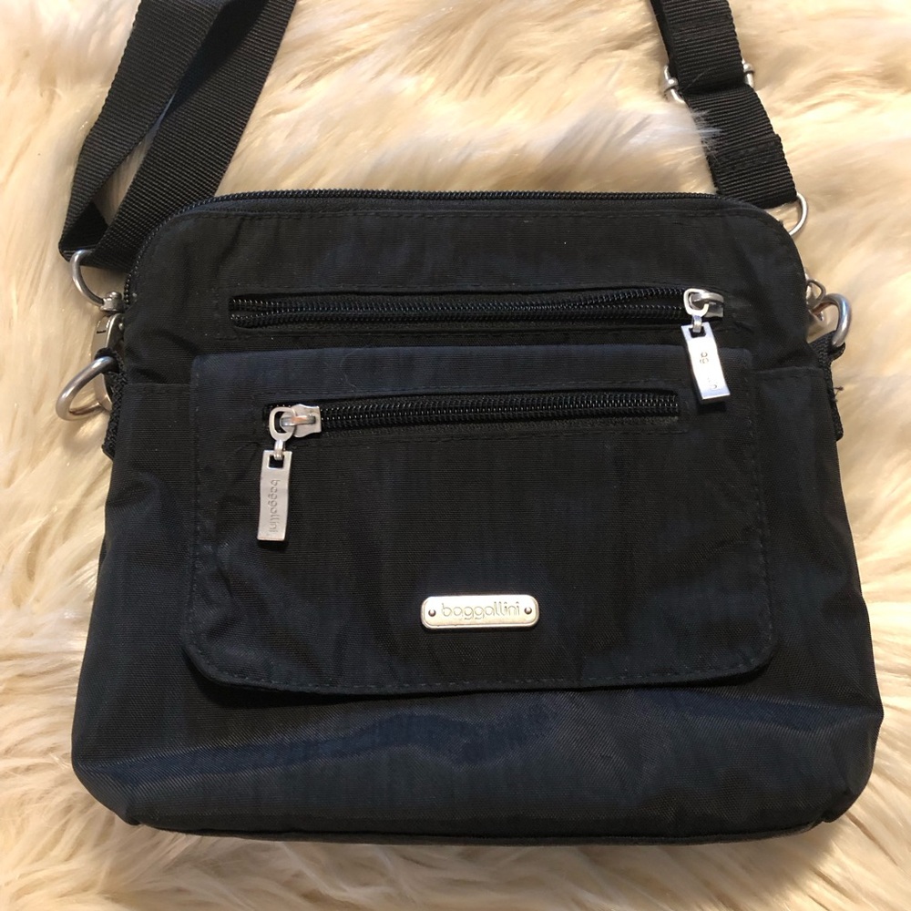 Baggallini black nylon crossbody purse